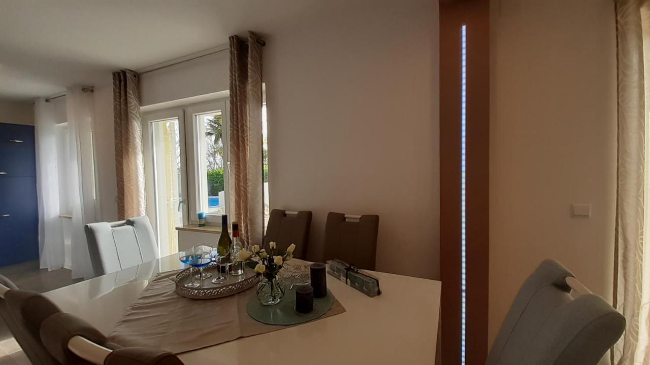 Villa Elke Maria With Overflow Pool And Hydromassage Novigrad  Exterior photo